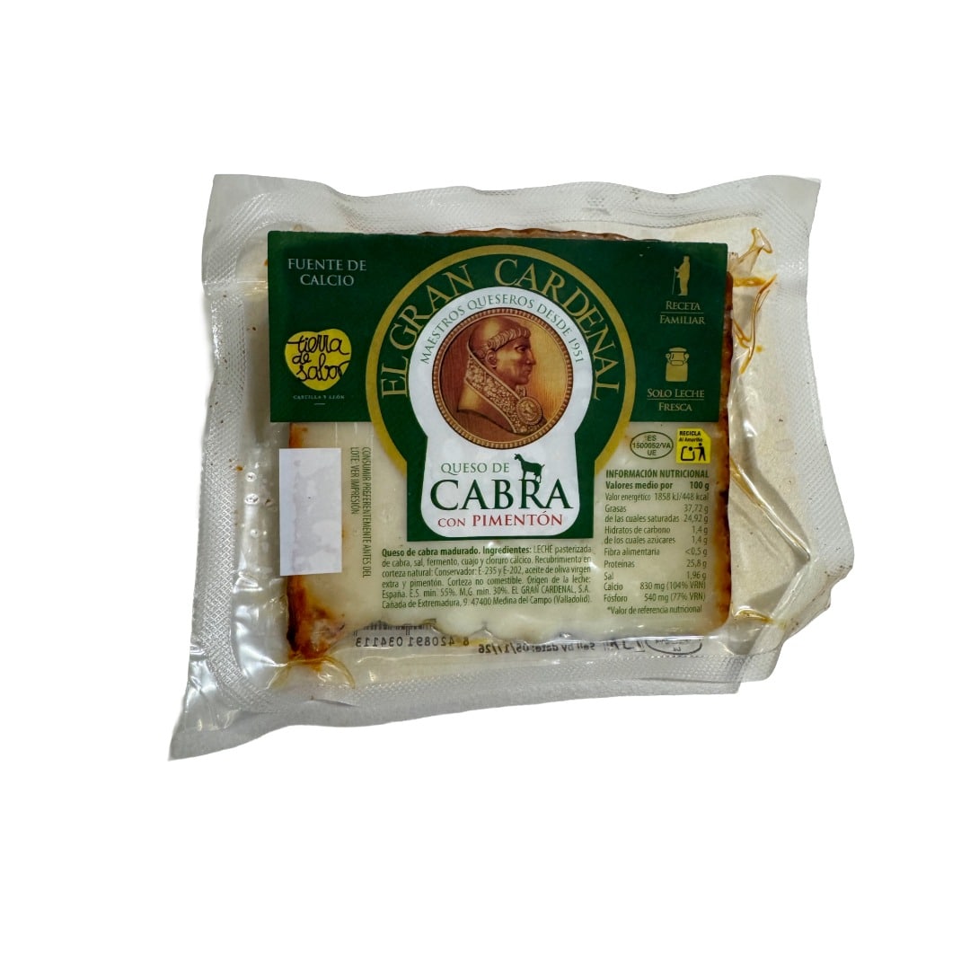 Packaged goat cheese with 'El Gran Cardenal' branding on a white background