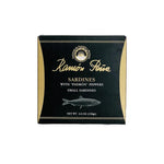 Packaging of Ramón Peña sardines with Padrón peppers on a white background